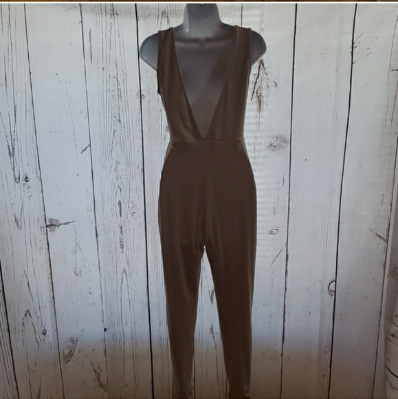 2/$25 NWOT Fashion Nova Wrap Front V-neck Jumpsuit - Picture 7 of 8